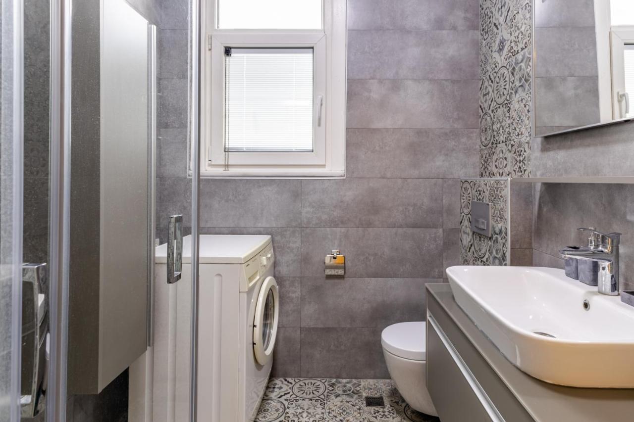 Apartamento Flat With Balcony And Bosphorus View In Beyoglu Estambul Exterior foto